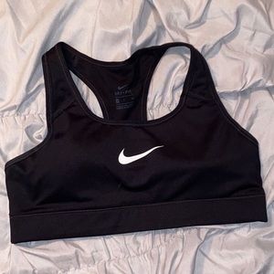 Black nike sports bra